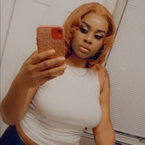 Meet your Posher, Tia